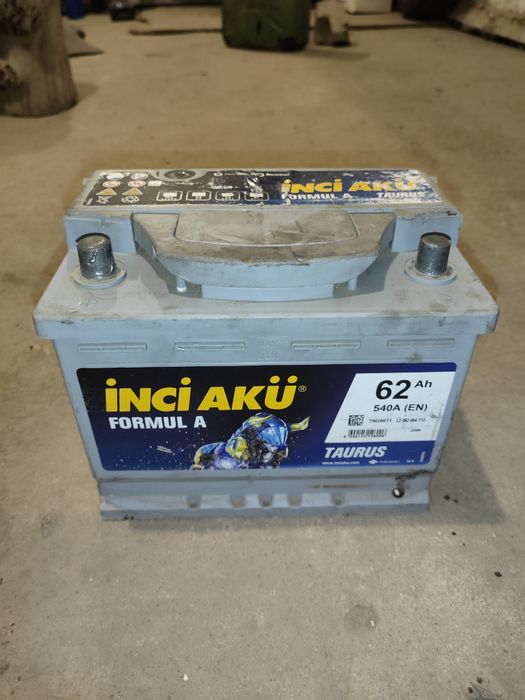 Акамулятор в авто