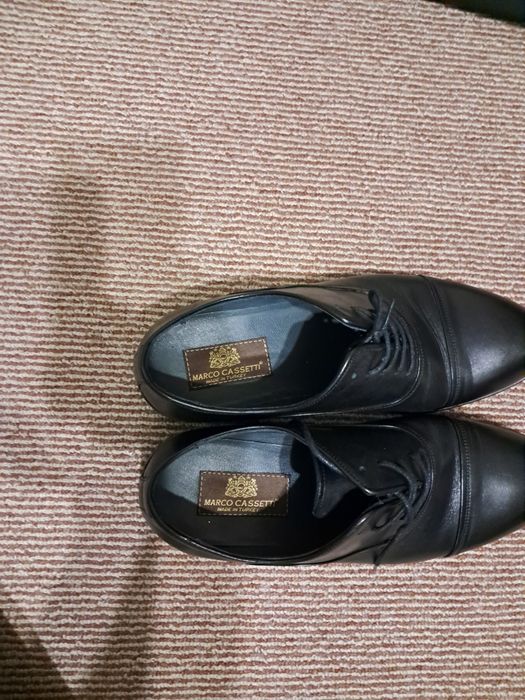 Костюм брюк и обувь