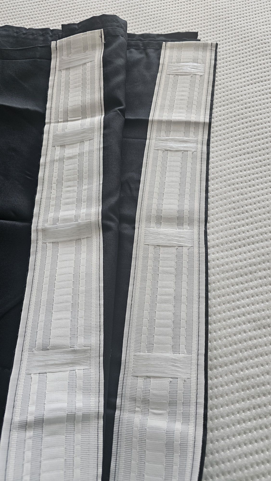 Vand 2 perdele Ikea Noi culoare negru