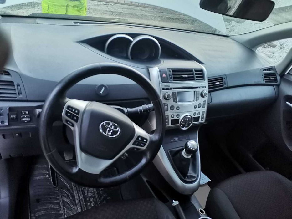 Toyota Verso 2.0 D4D / Тойота Версо 2012 година на части