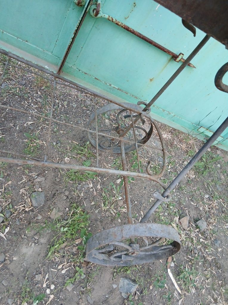 Мангал с под казаником и трубой
Использовали 2-3 раза для теста
Ширина