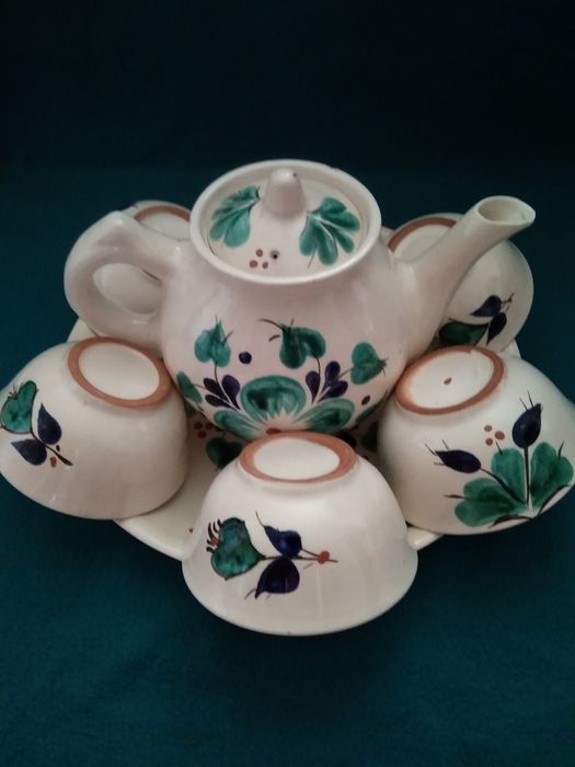 Чайный набор с большим количеством предметов