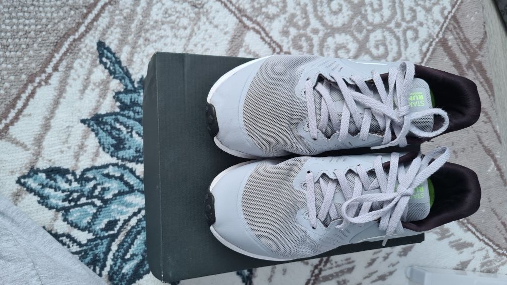 Маратонки Nike 39номер