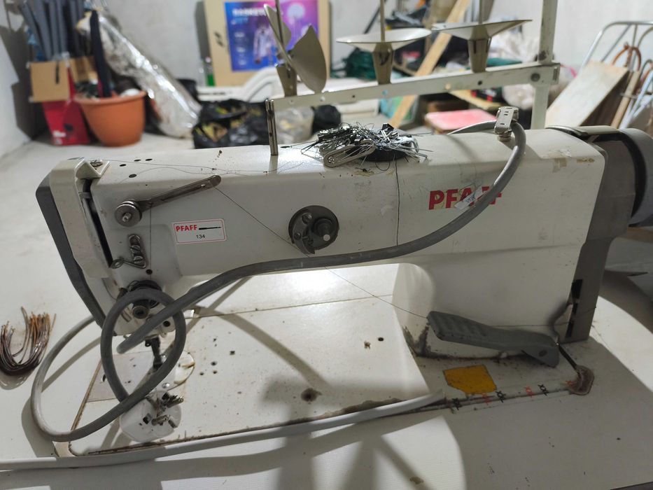 SUPER PRET.  Mașina de cusut  industriala Pfaff