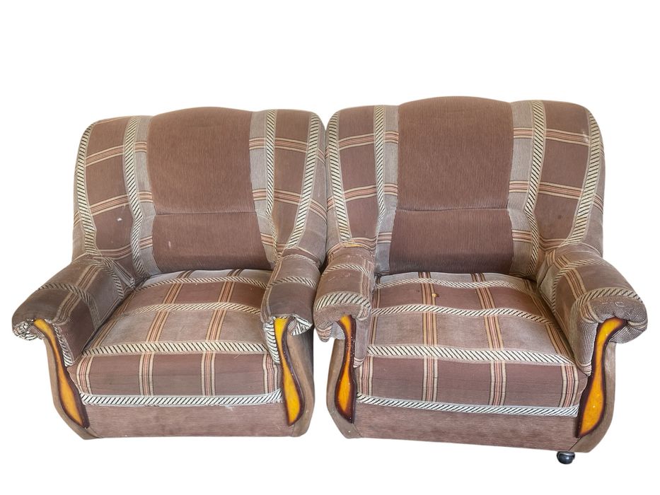 Два дивана четыре кресла