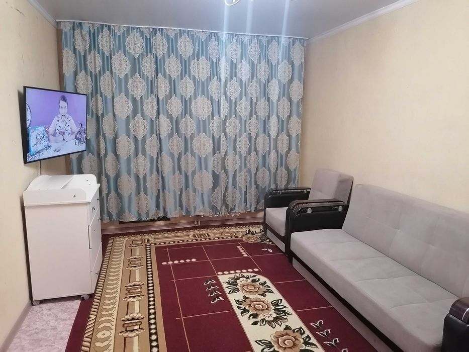 Продам шторы, тюль, ламбрикены покрывало для кровати новые
