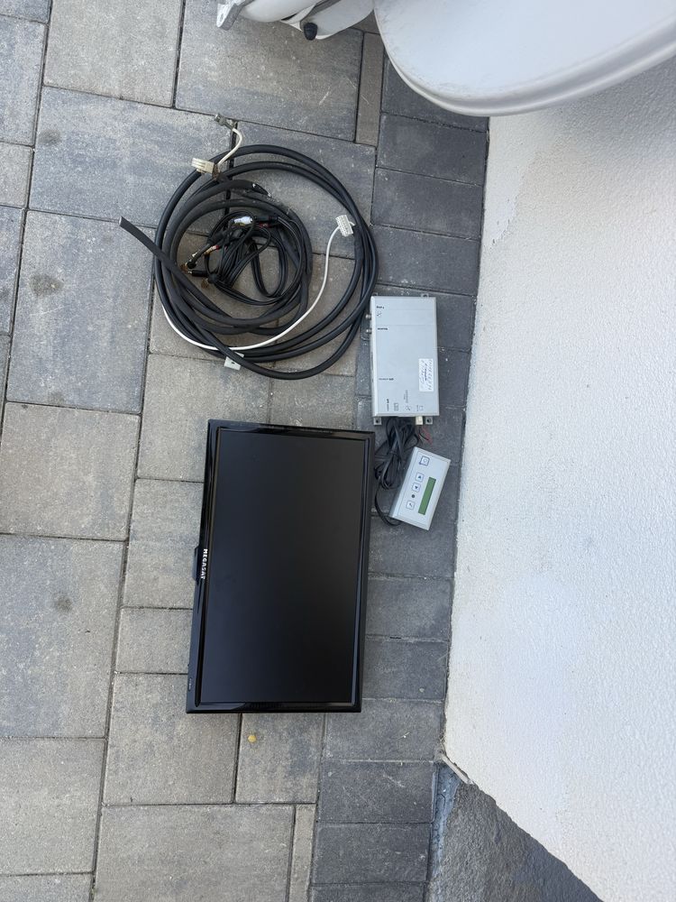 Antena satelit pentru rulota oyster