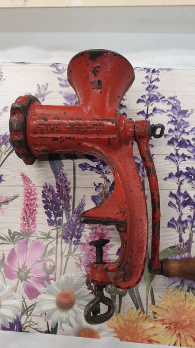 mașina de tocat carne nr. 10