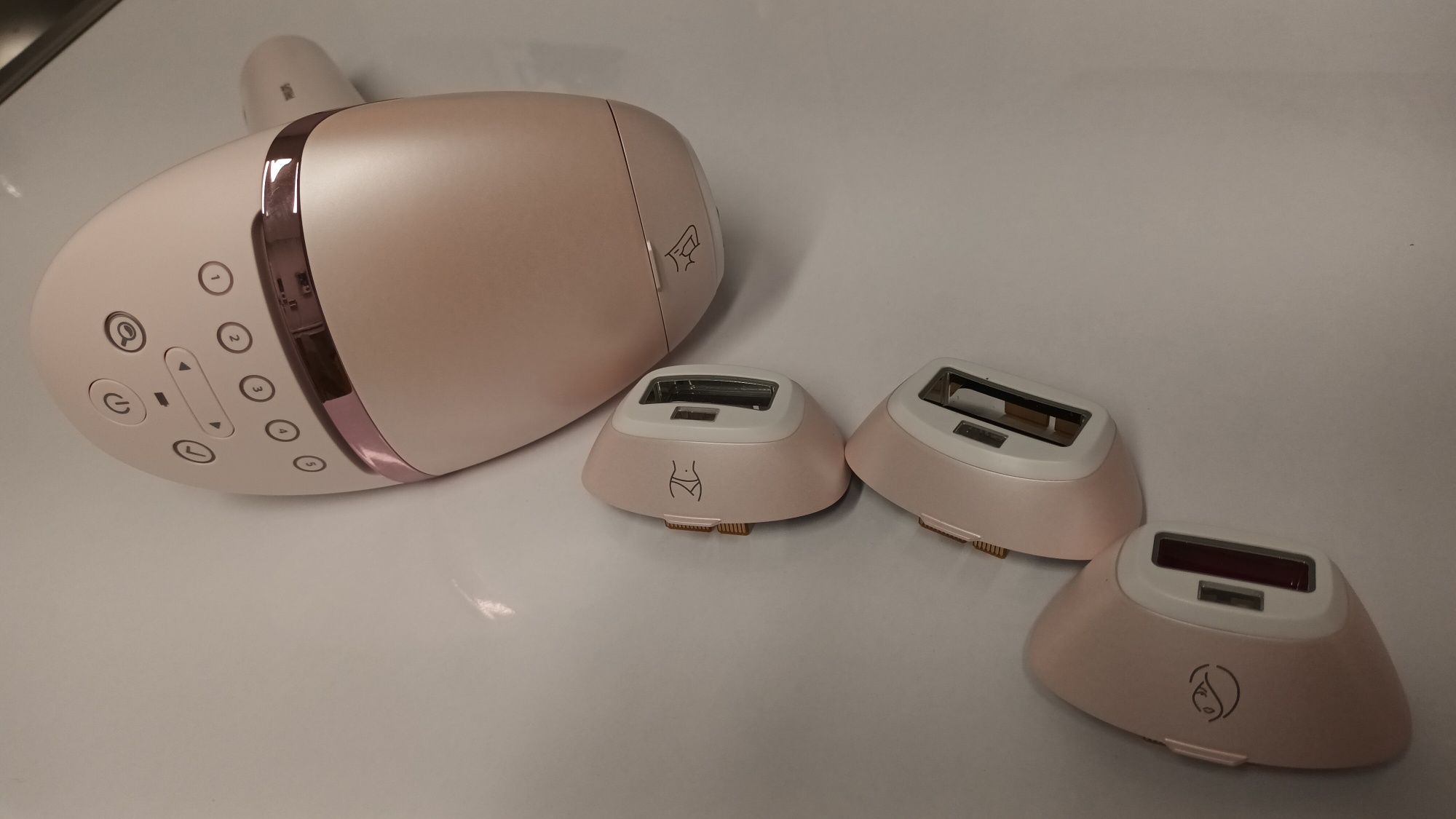 Aparat IPL Philips Lumea seria 9900