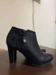 Vand botine cu toc