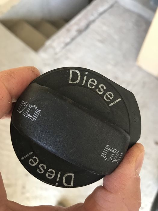 Bușon rezervor wv passat . Original