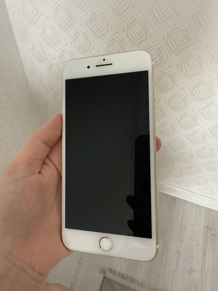 Продам Iphone 7plus