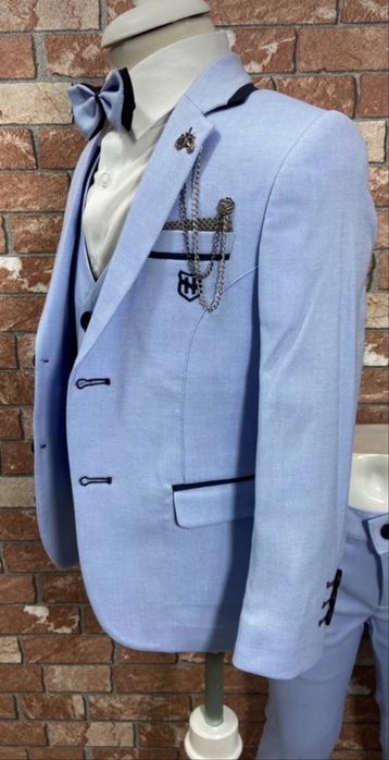 Елегантни детски костюми – стил и класа за малки джентълмени!