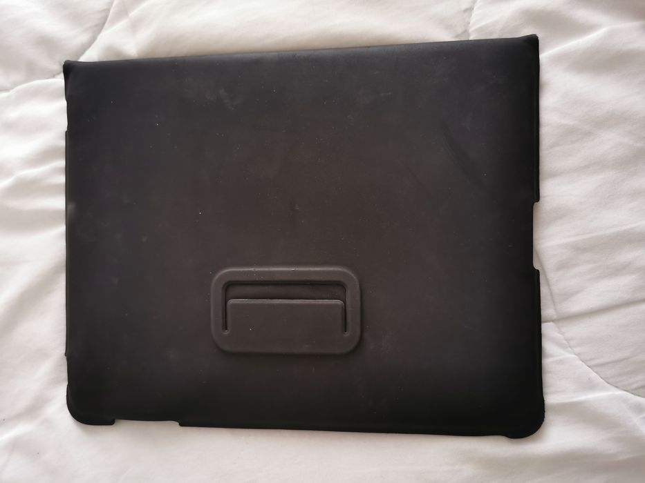 iPad 1 cu husa pentru piese