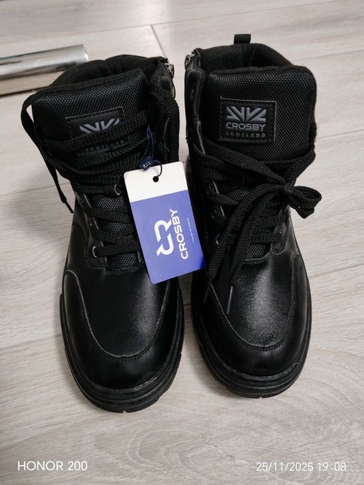 Зимный кроссовки обувь