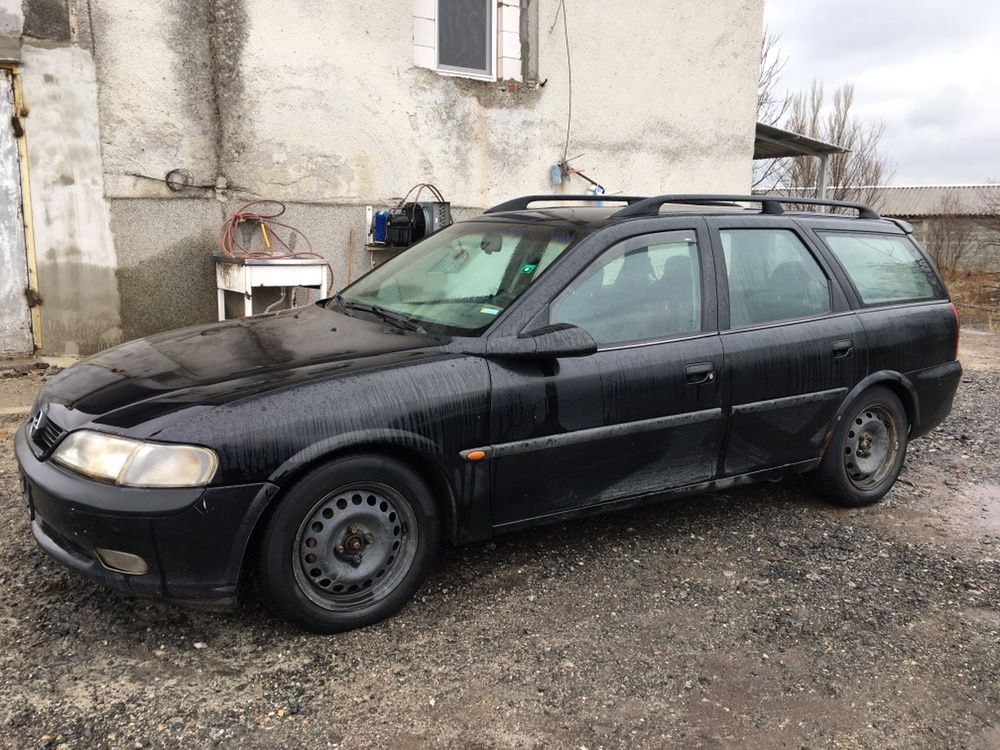 Opel Vectra B 1.8i Опел Вектра Б 1.8и на части!!