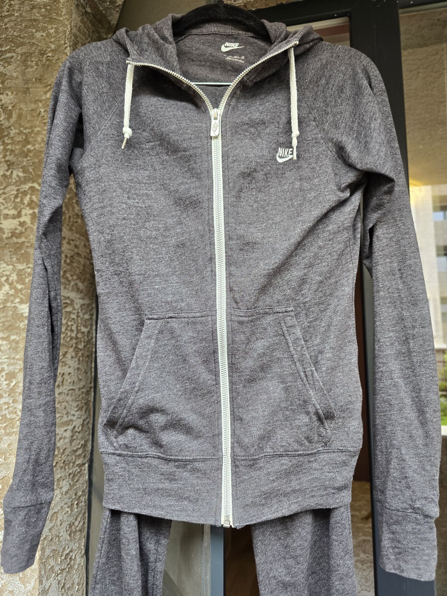 Спортен екип Calvin klein и Nike Xs