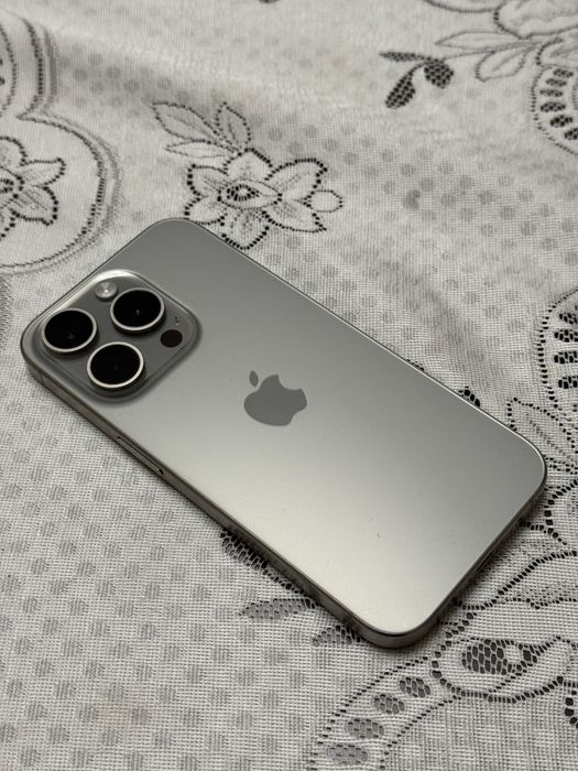 Продам iPhone 15 pro 256gb