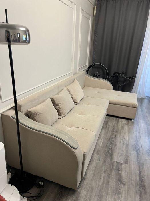 Диван бежевый раскладной