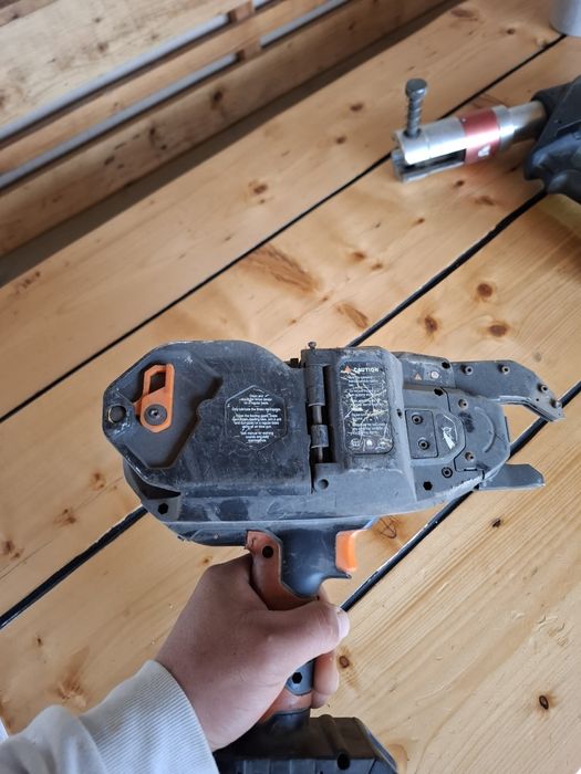 Vand masina de legat fier