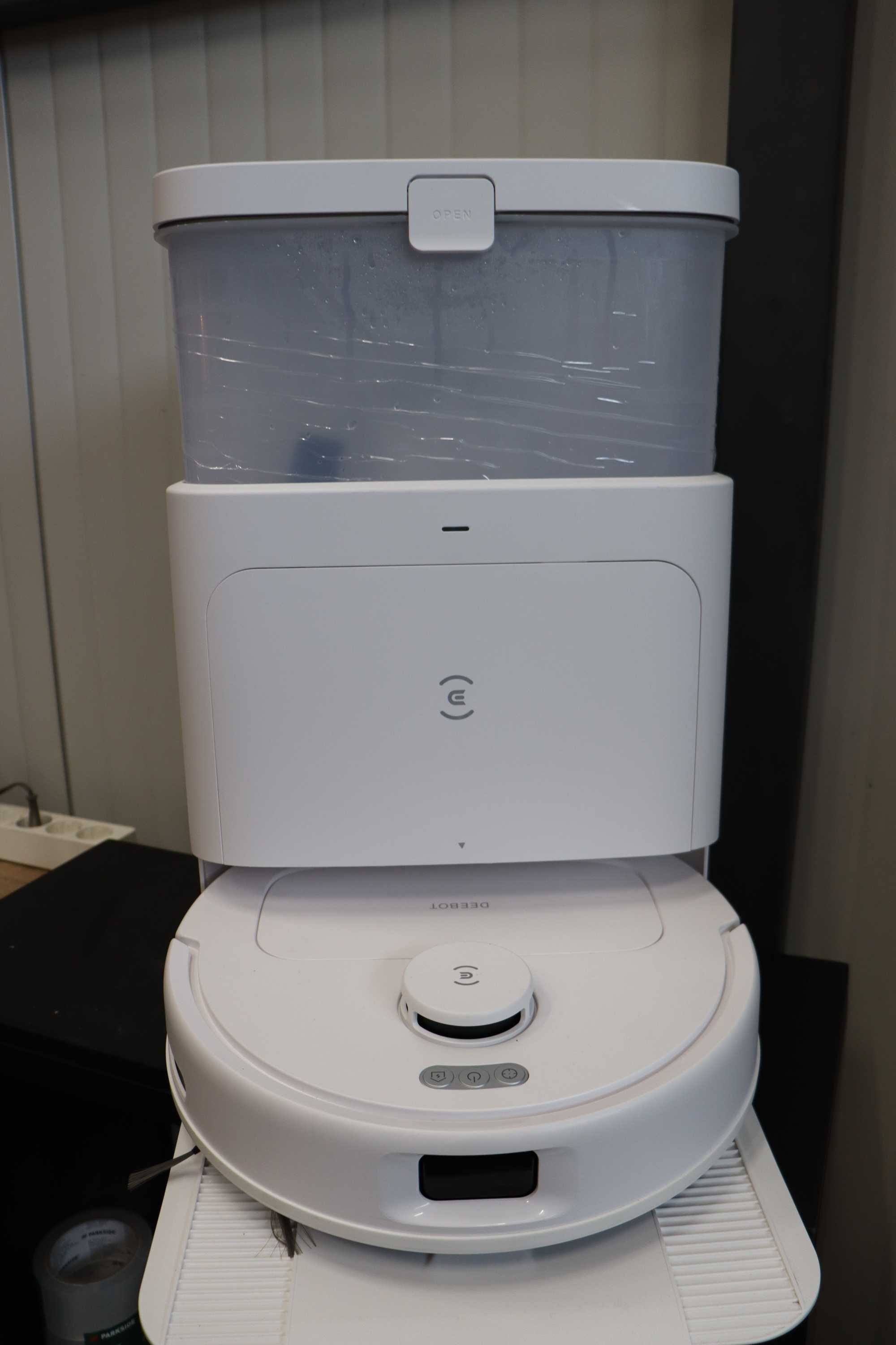 Прахосмукачка робот ECOVACS N30 Pro OMNI, моп с гореща вода, сушене