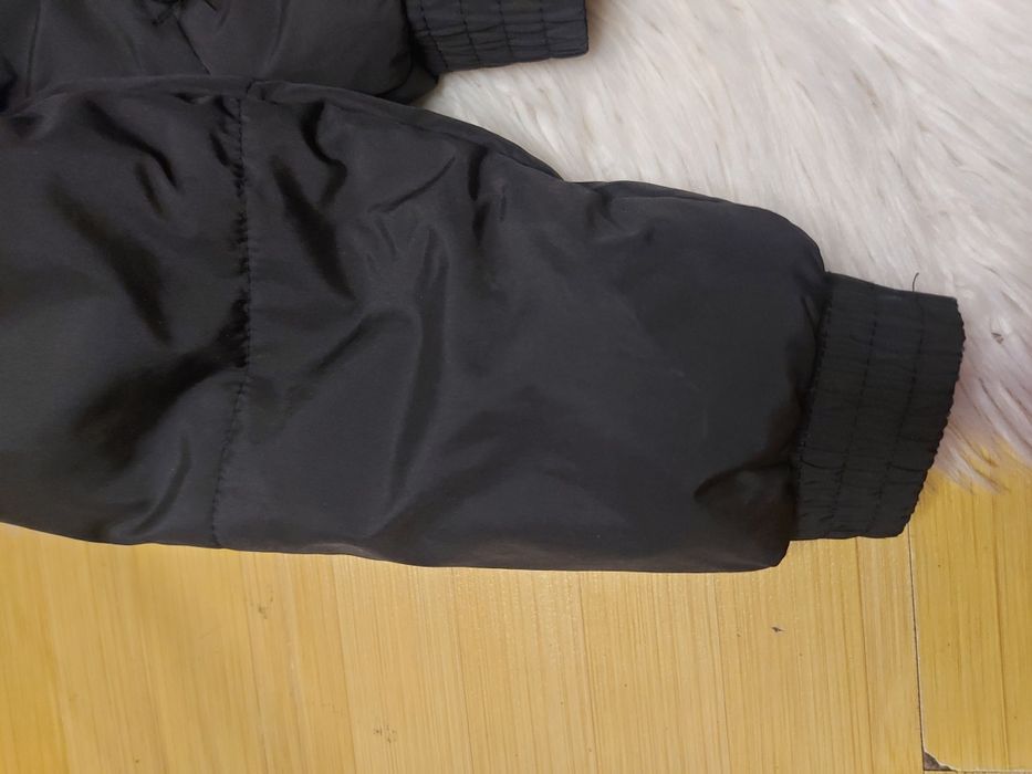 Vând geaca puma mărimea 140