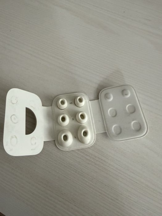 Apple Airpods Pro 2 (2022) + Spigen калъф