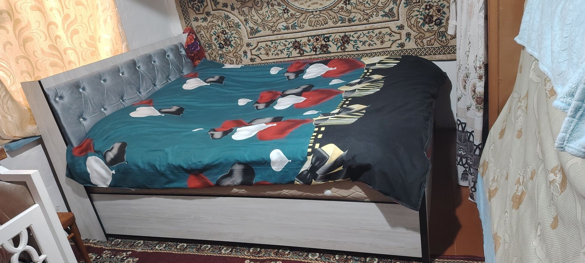 Срочно продаётся двухспальняя кровать