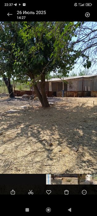 Uy sotiladi padval blan 3 etaj kadastiri bor shabada joyda 6 ta hona