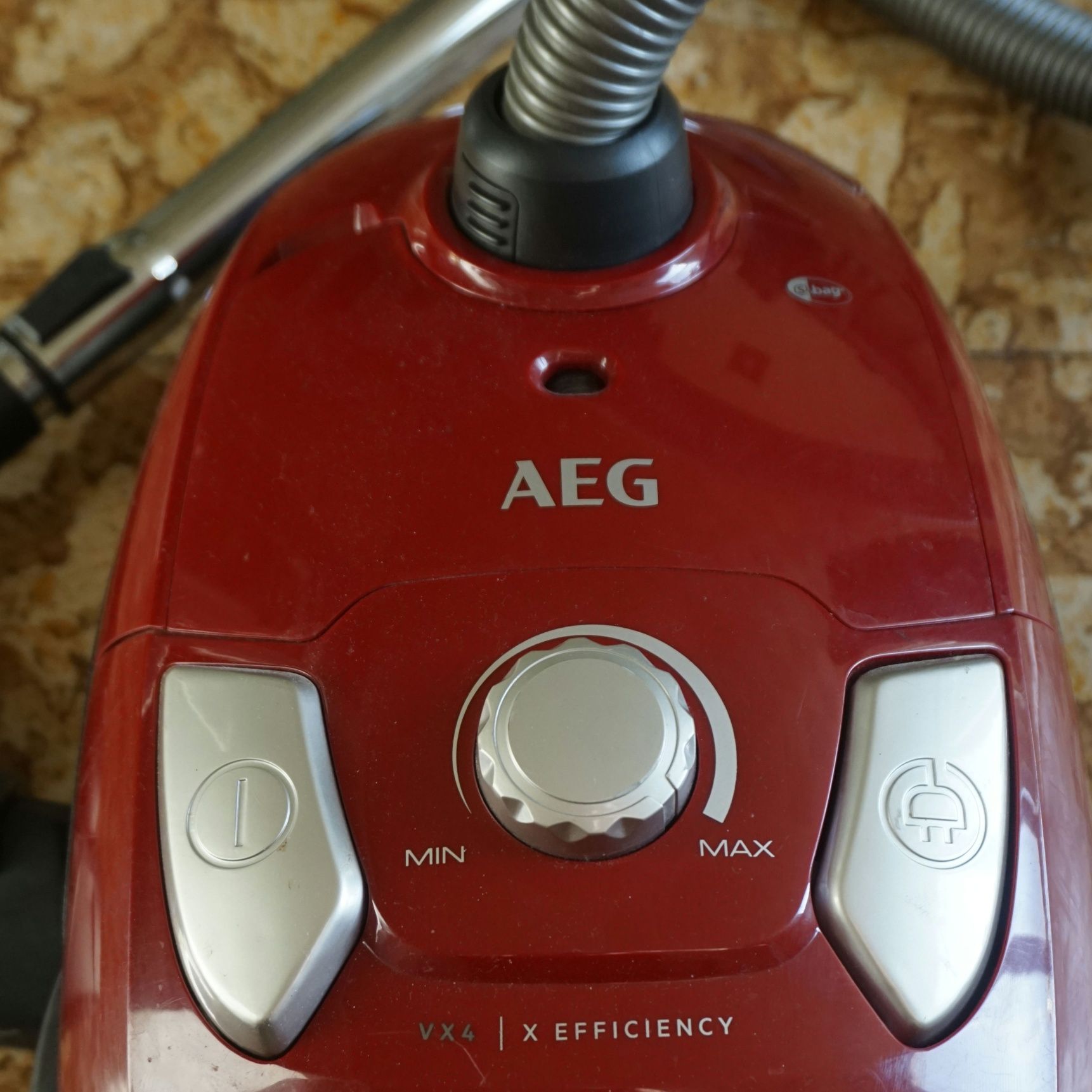 Прахосмукачка AEG VX4