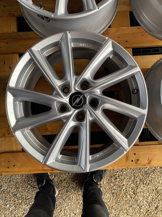 17 цола 5 х 115 мм Опел  Астра , Инсигния , Зафира , Шевролет