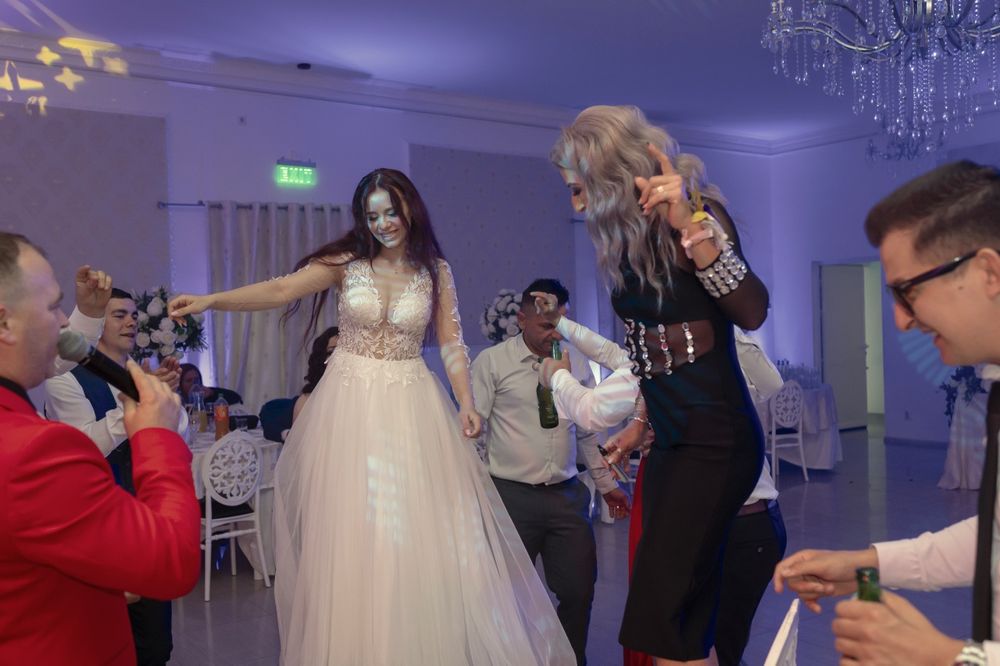 Vând URGENT rochie de mireasa