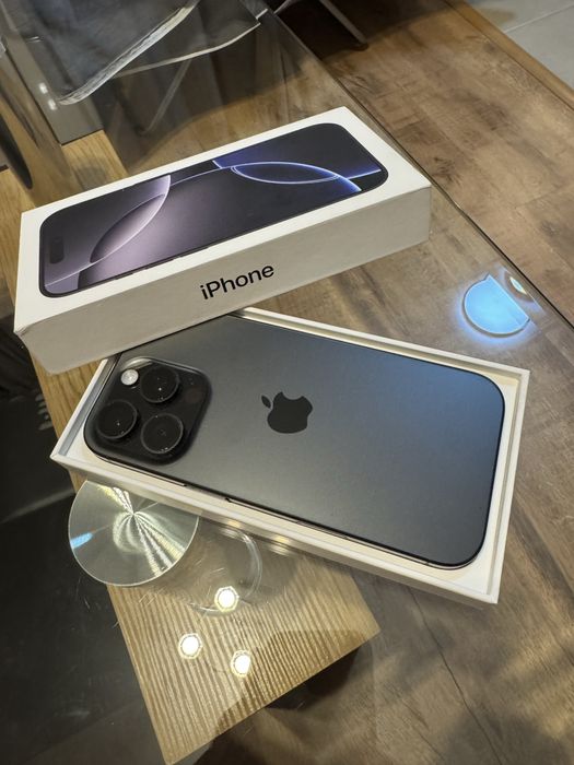 Iphone 16 Pro 256Gb гаранция+зарядно