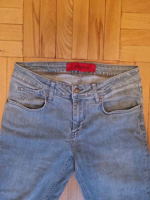 З броя дънки на Andrews Jeans