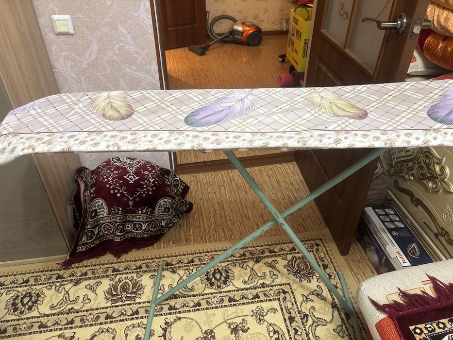 Газовая плита б/у в хорошем рабочем состоянии.