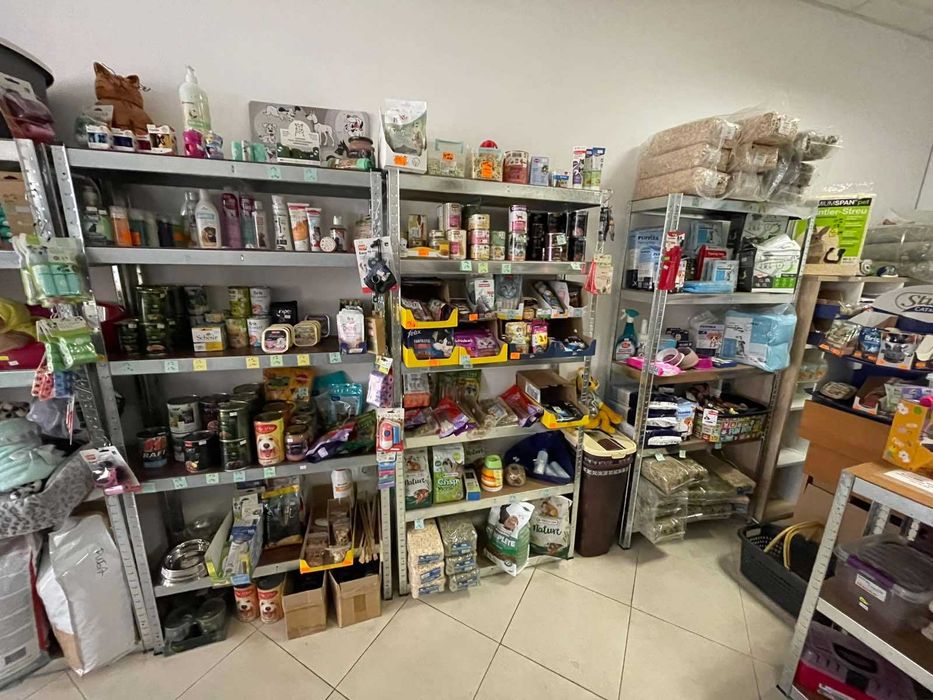 Продава се работещ бизнес – Зоомагазин в град София  35 000 лв.