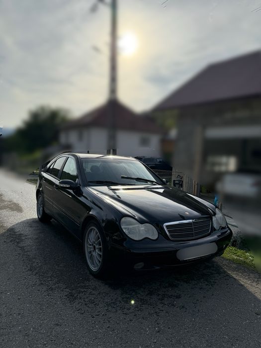 Mercedes-Benz C-Class W203 - 2.2 CDI / Manuală