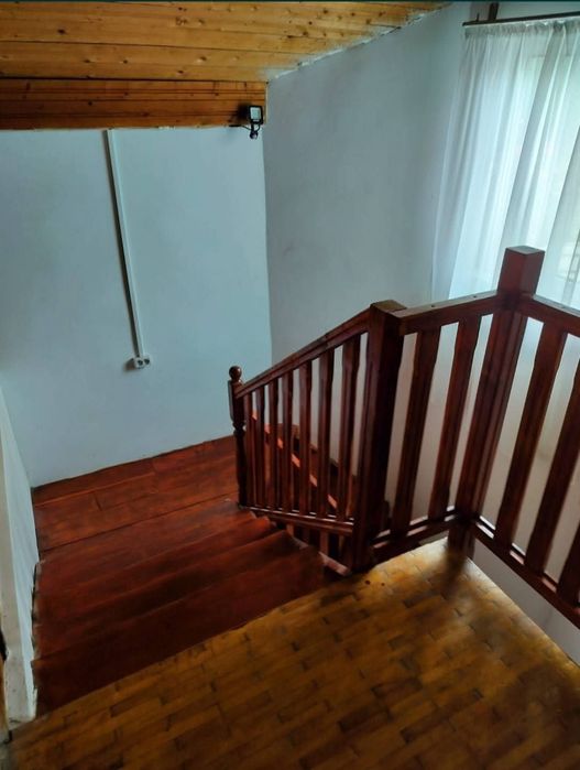 Casa cu peste 250 mp, mai mult de 4 camere, 3 bai