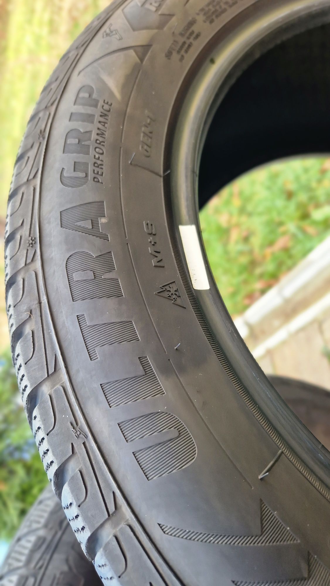 Anvelope iarna 235 55 R 15 goodyear