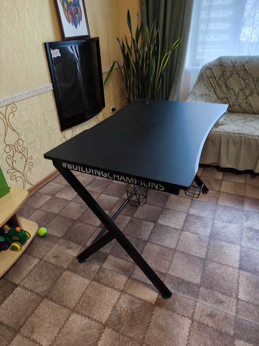 Стол компьютерный