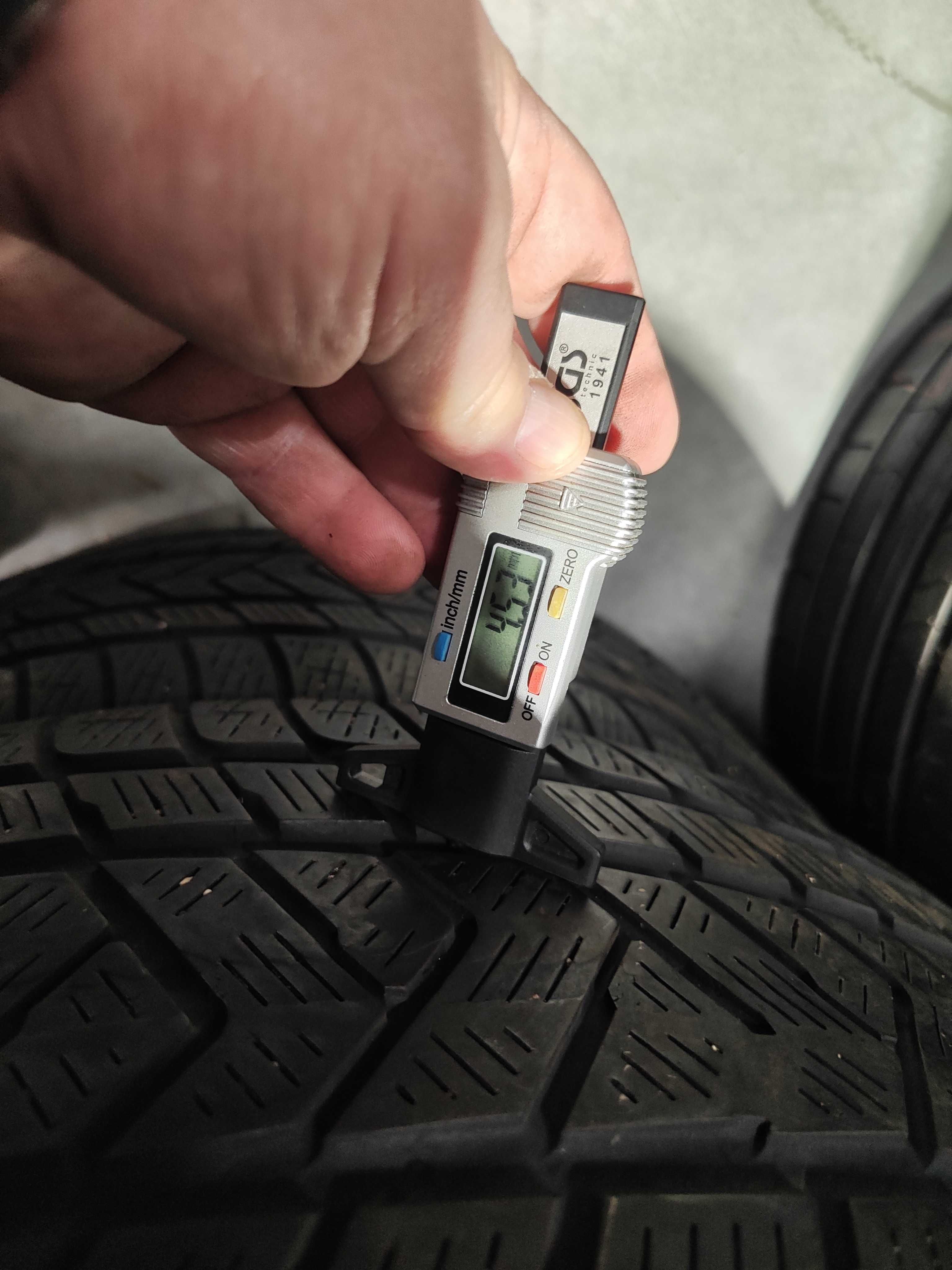 4бр. зимни гуми 295/40/21 Pirelli