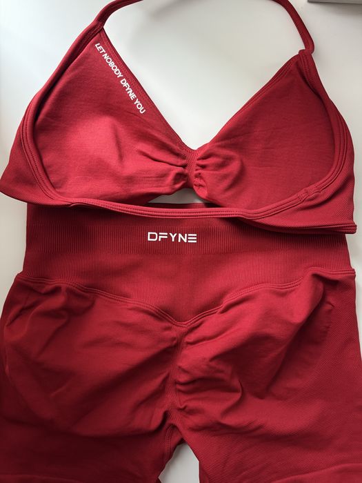 Set Dfyne bustiera si colanti scurti