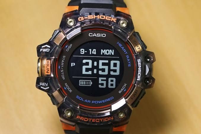 GBD-H1000-1A4 | G-SHOCK g-squad
