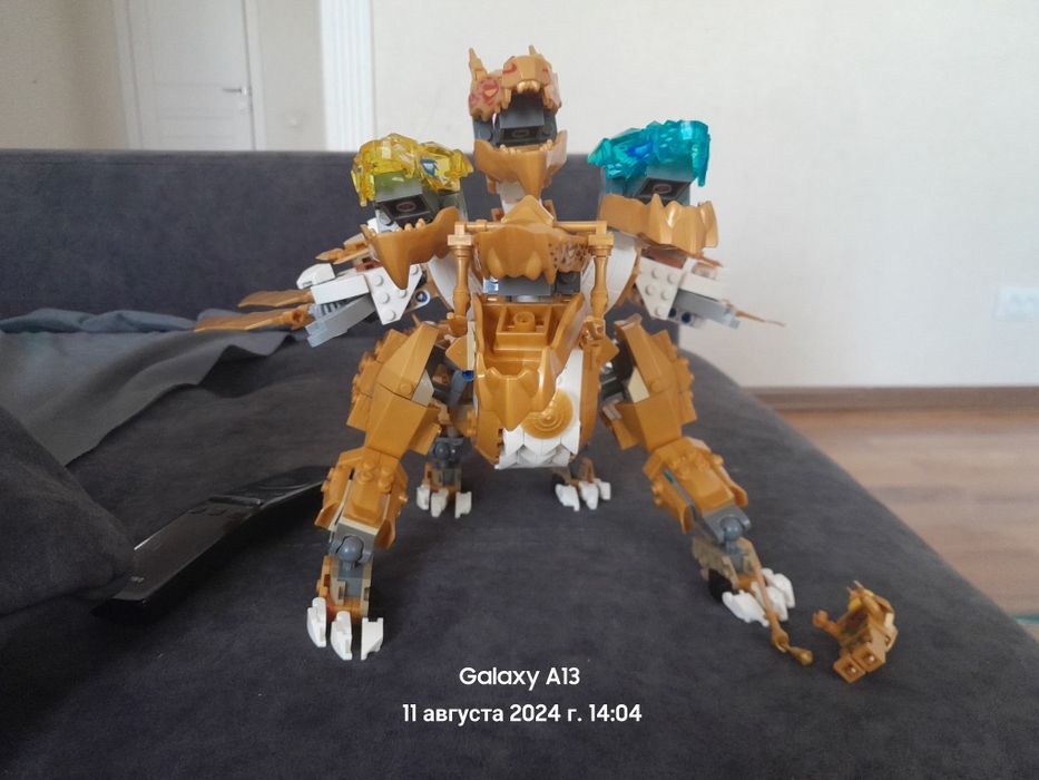 Продаю набор лего ниндзяго в наборе идёт все фигурки