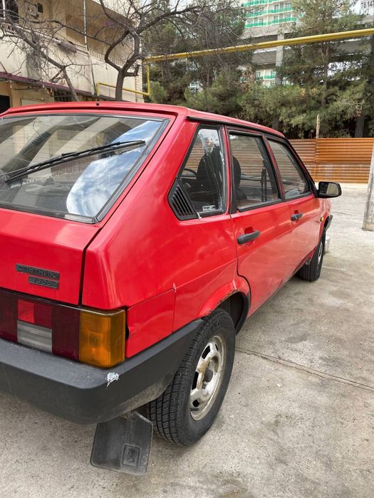 Автомобиль ваз 2109