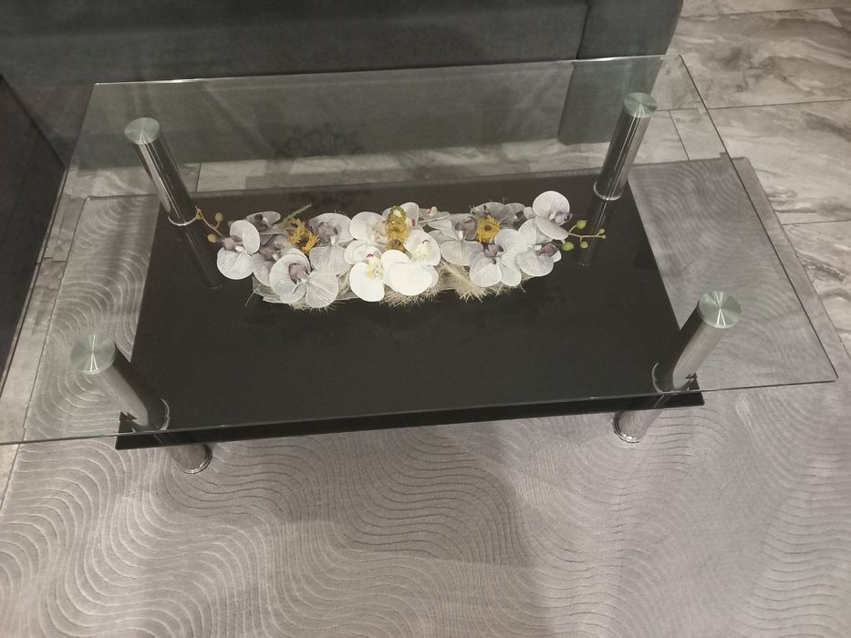 Стъклена холна масичка