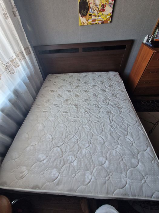 Кровать спальная
