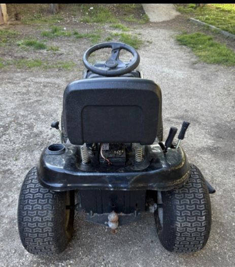 Тракторна косачка MTD 15.5 к.с. с двигател BRIGGS & STRATTON