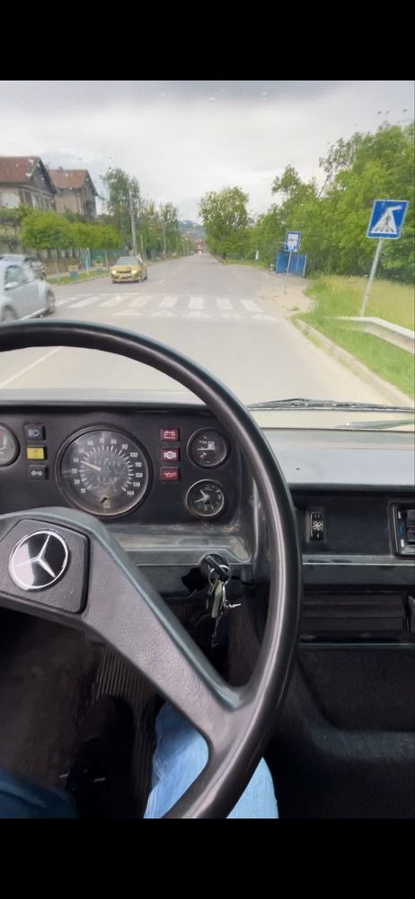 Mercedes бус тристранен самосвал