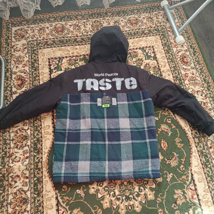 Продам куртки и кроссовки для подростка